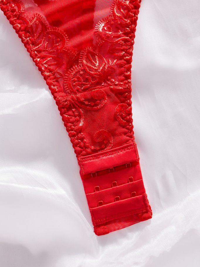 Isolde - Romantyczne body z luksusowym wykończeniem