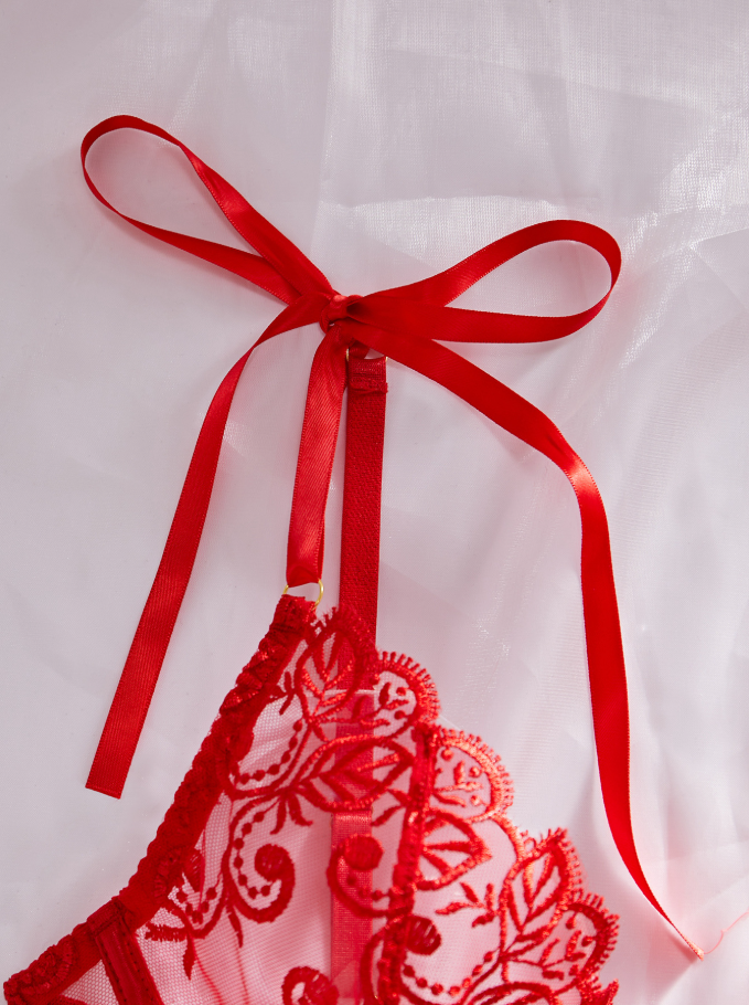 Isolde - Romantyczne body z luksusowym wykończeniem